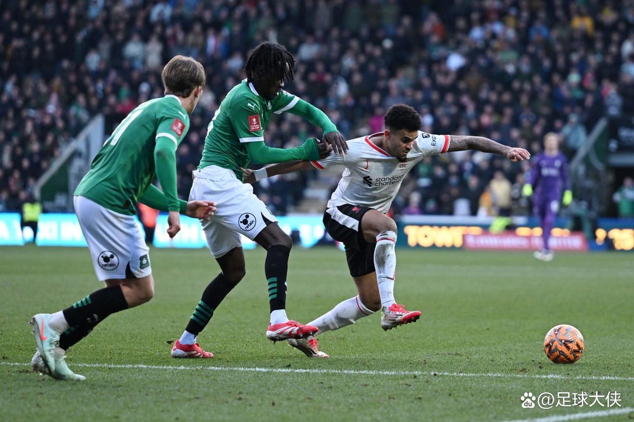 包含利兹联大胜托特纳姆热刺，取得重要胜利的词条