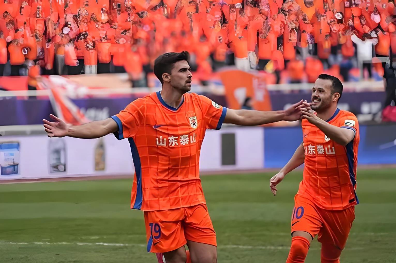 球队队长因伤缺席关键比赛,团队战术调整 球队队长因伤缺席关键比赛,团队战术调整