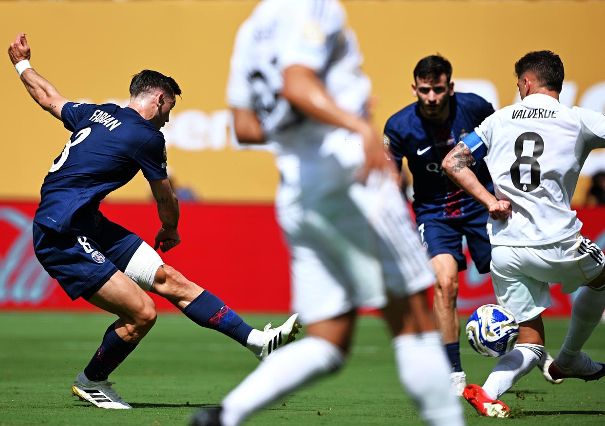 巴黎圣日耳曼队在重要比赛中脱颖而出 巴黎圣日耳曼队在重要比赛中脱颖而出