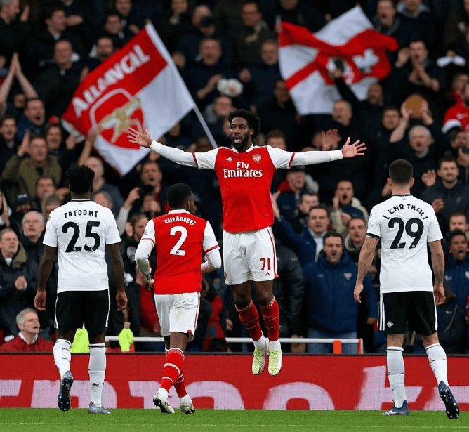 阿森纳逆转胜利,球迷心情大好 阿森纳逆转胜利,球迷心情大好