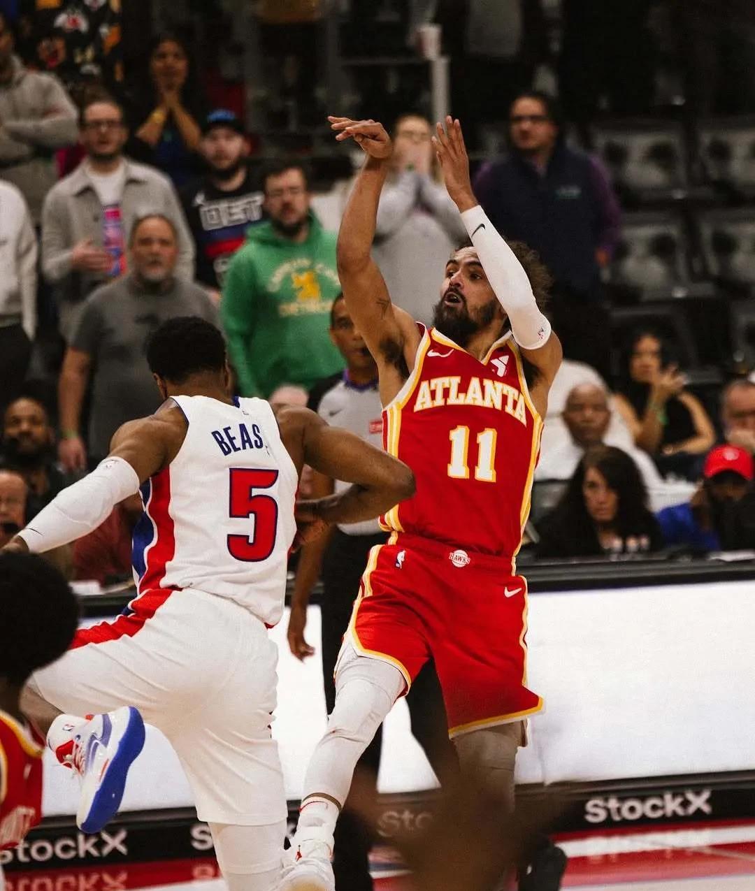 塞尔维亚男篮爆冷篮网,西蒙斯送出助攻 塞尔维亚男篮爆冷篮网,西蒙斯送出助攻