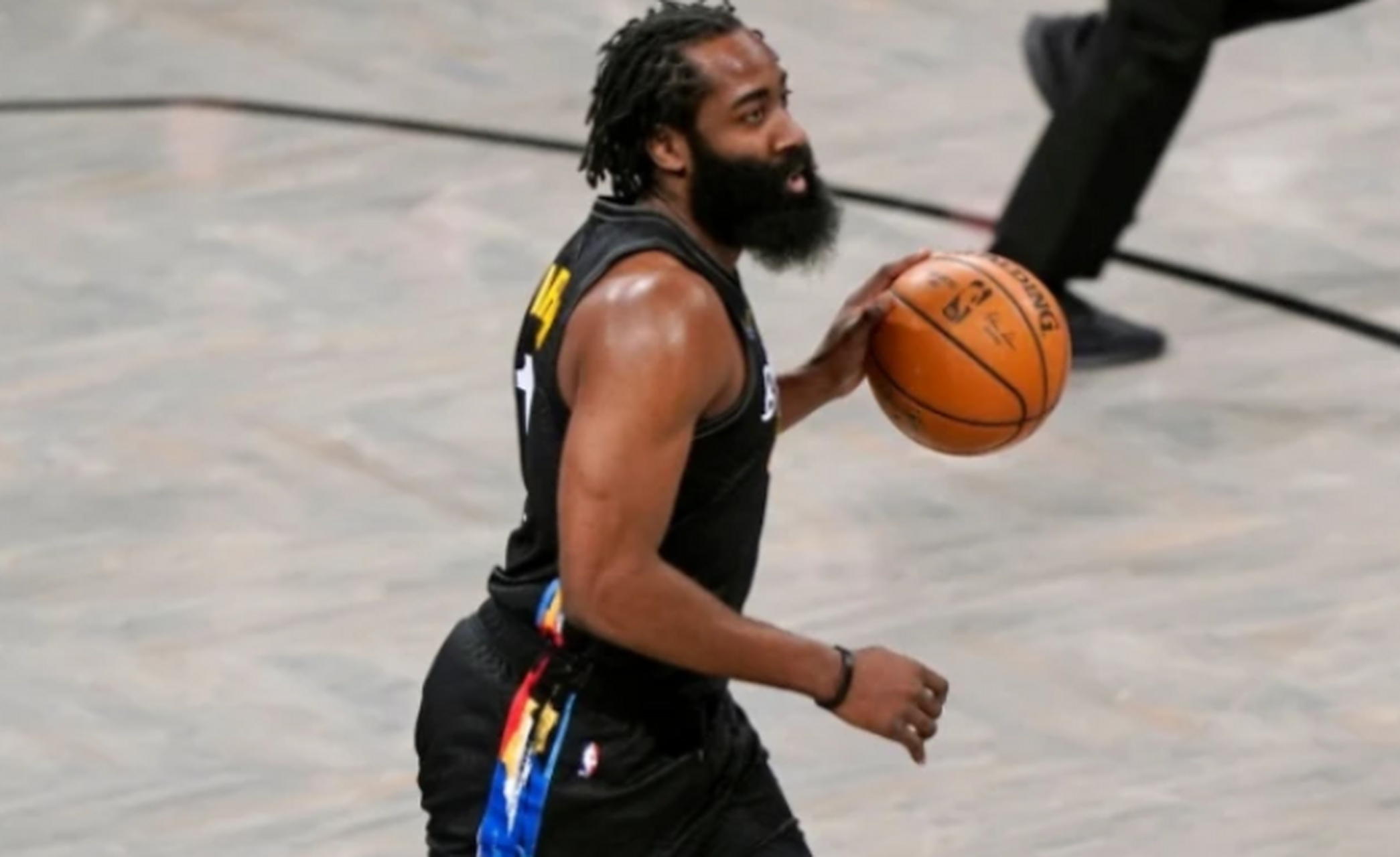 哈登遭遇伤病困扰,篮网队面临挑战 哈登遭遇伤病困扰,篮网队面临挑战