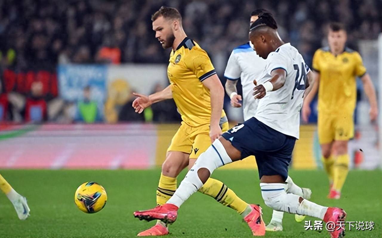 乌迪内斯球员表现出色,被誉为全队核心 乌迪内斯球员表现出色,被誉为全队核心