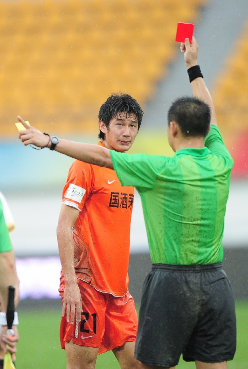 上海申鑫主场奋力争取,一球小胜的简单介绍 上海申鑫主场奋力争取,一球小胜的简单介绍