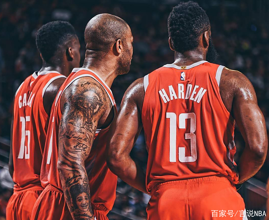 关于山东队横扫雄鹿,克莱扛起全队的信息 关于山东队横扫雄鹿,克莱扛起全队的信息