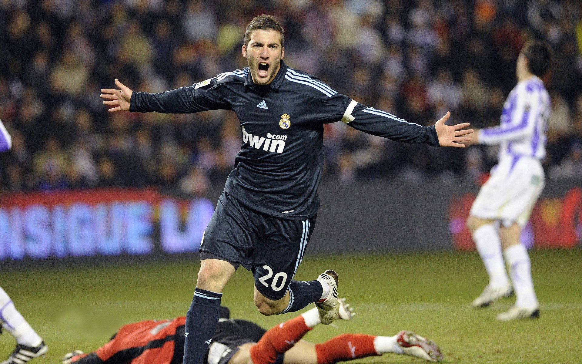 世界排名争夺战之夜,迪马利亚点燃赛场